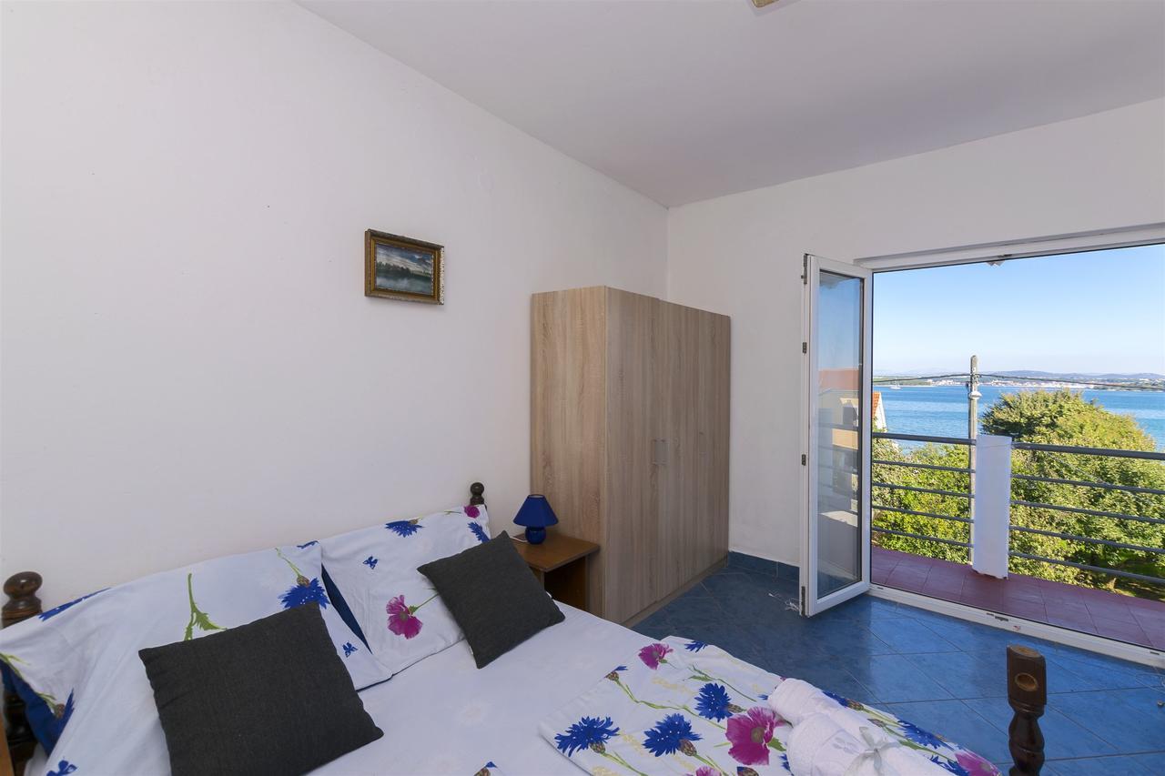 Apartments Irena Ткон Екстериор снимка