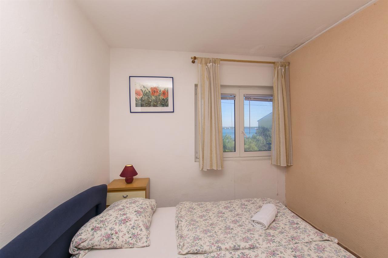 Apartments Irena Ткон Екстериор снимка