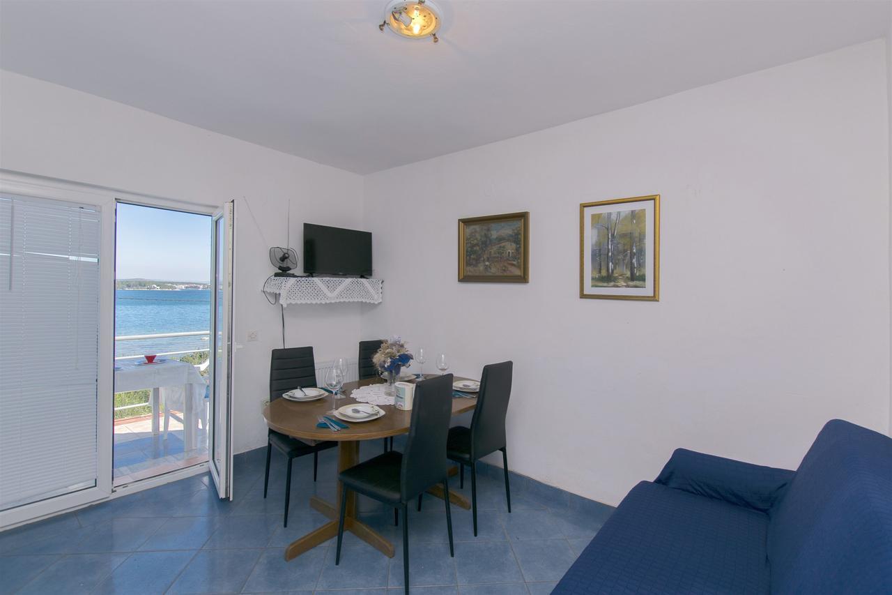 Apartments Irena Ткон Екстериор снимка