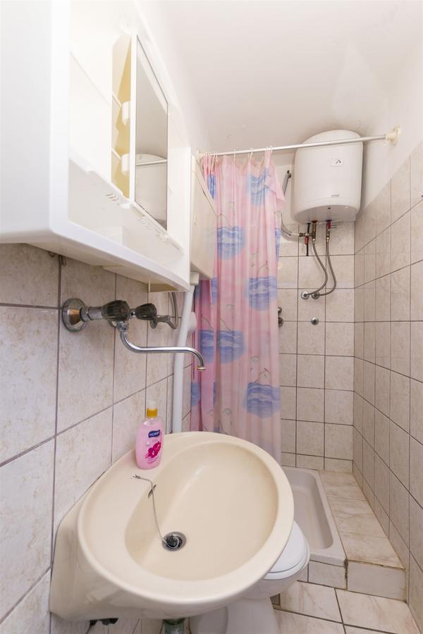 Apartments Irena Ткон Екстериор снимка