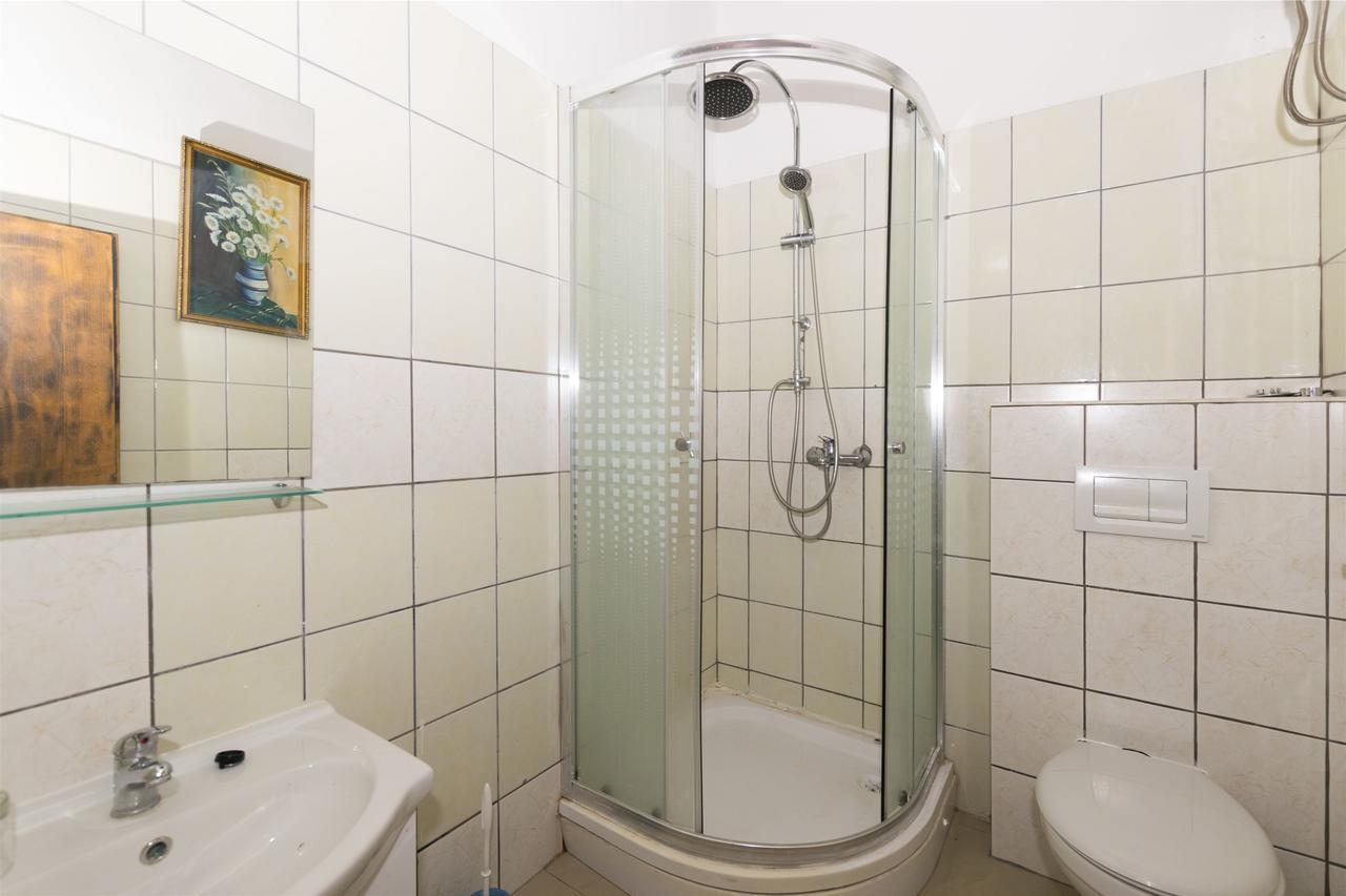 Apartments Irena Ткон Екстериор снимка